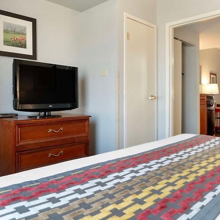 Best Western Executive Inn & Suites Grand Rapids Exterior photo