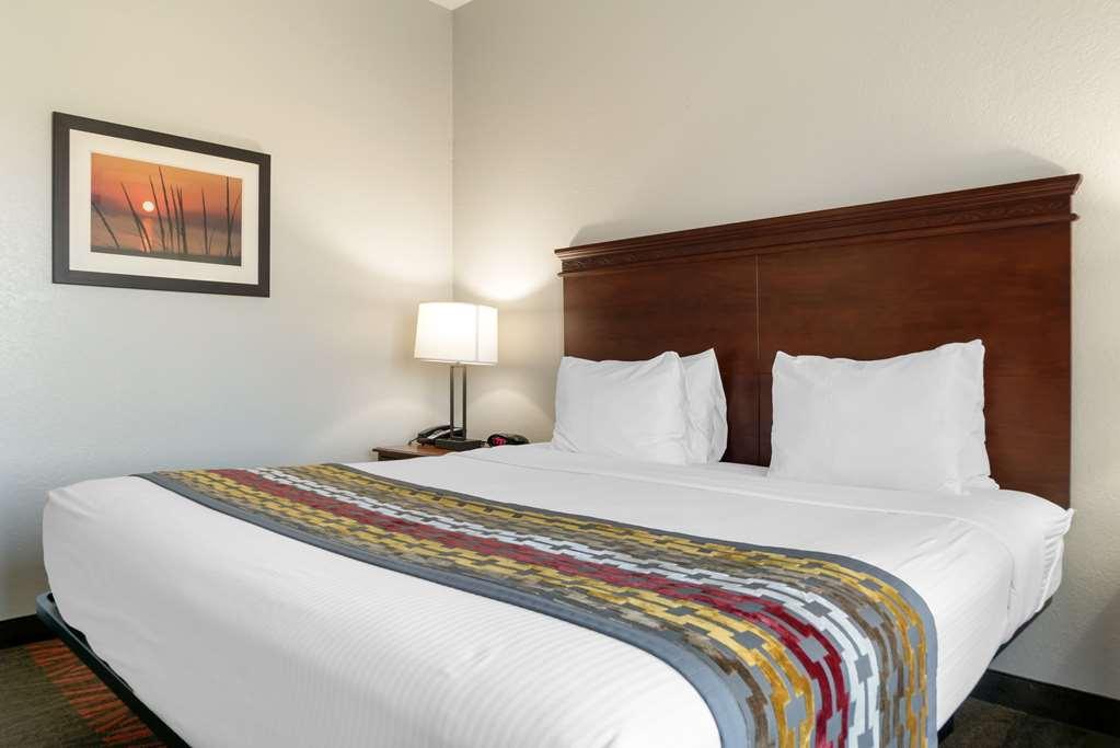 Best Western Executive Inn & Suites Grand Rapids Room photo