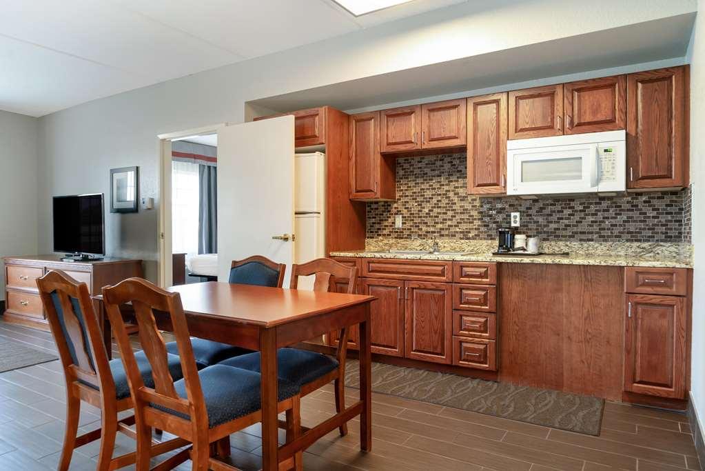 Best Western Executive Inn & Suites Grand Rapids Room photo