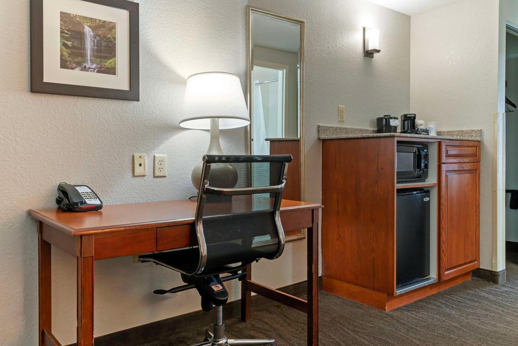 Best Western Executive Inn & Suites Grand Rapids Exterior photo