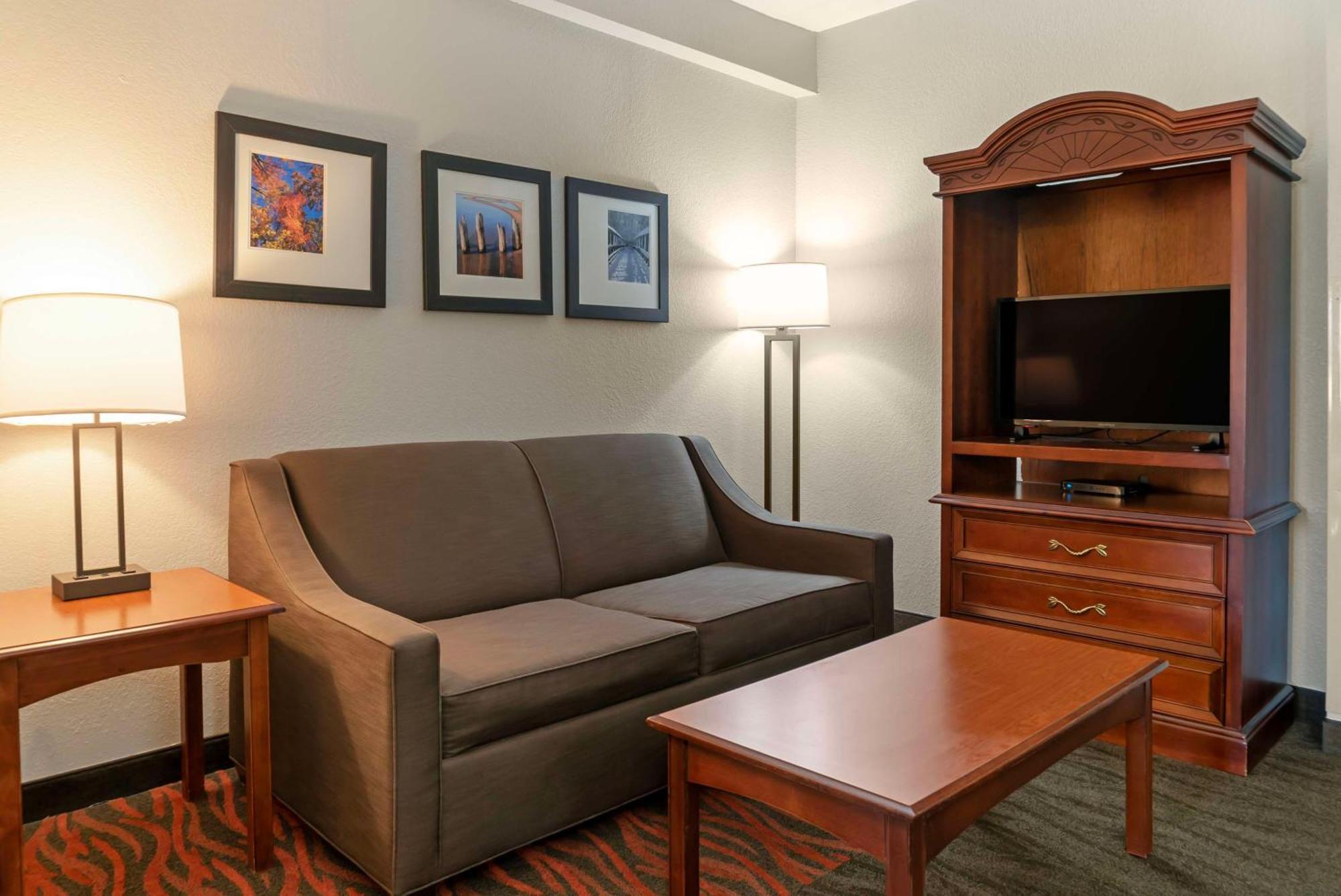 Best Western Executive Inn & Suites Grand Rapids Exterior photo