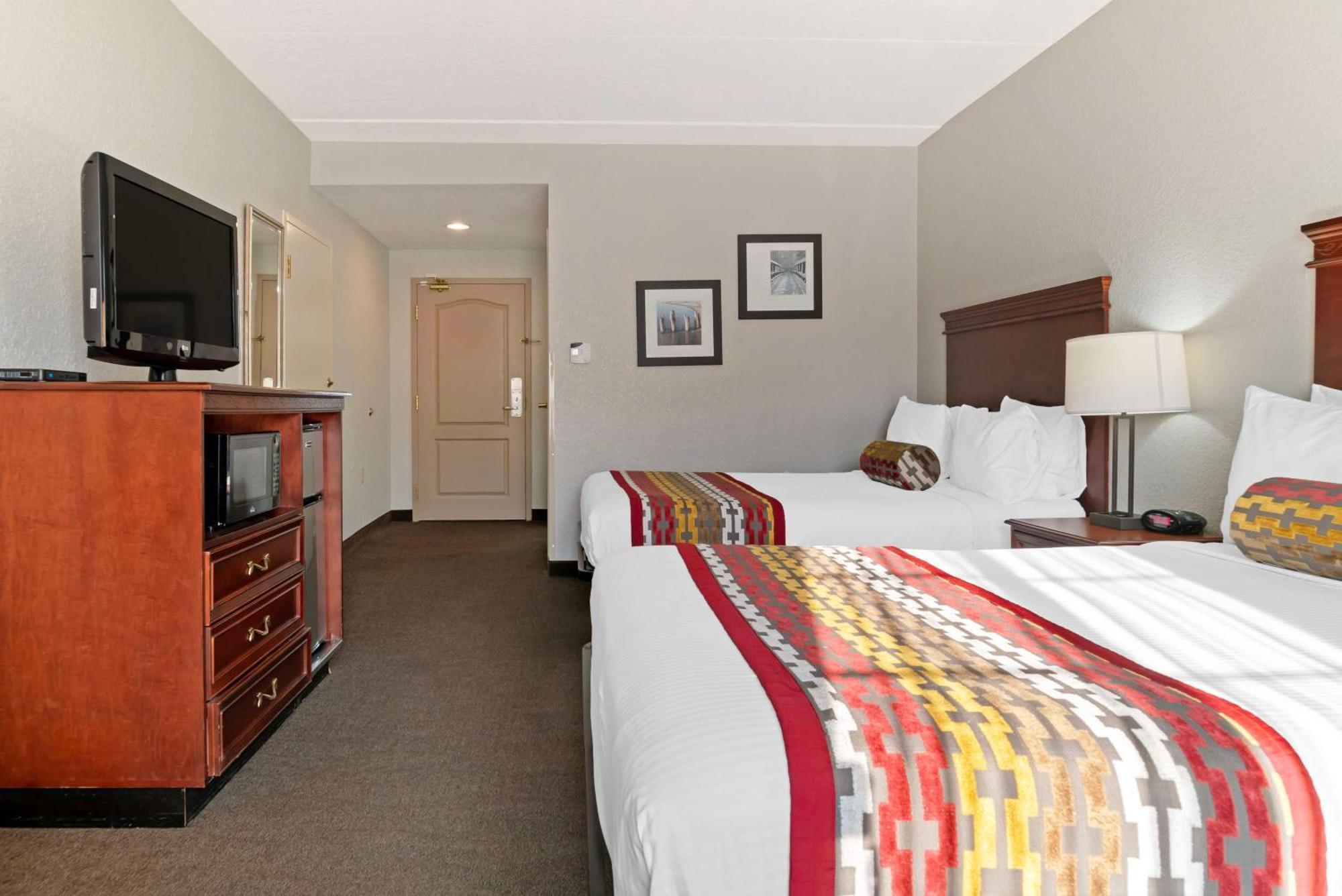 Best Western Executive Inn & Suites Grand Rapids Exterior photo