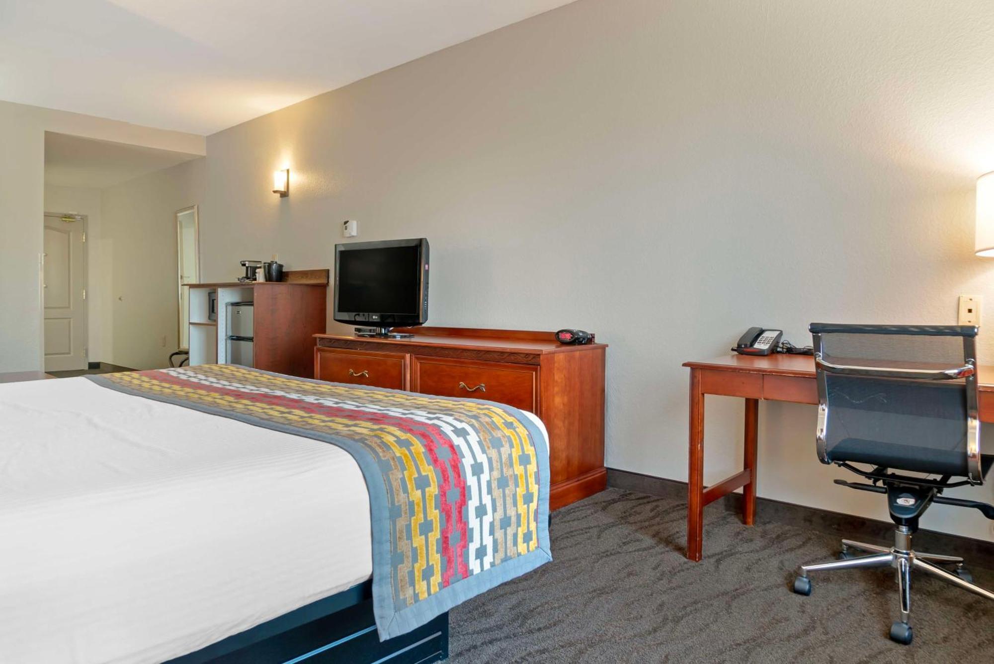 Best Western Executive Inn & Suites Grand Rapids Exterior photo