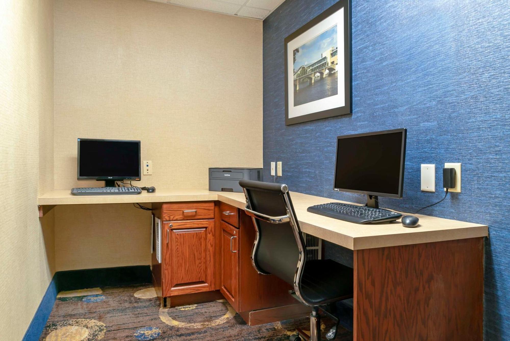 Best Western Executive Inn & Suites Grand Rapids Exterior photo