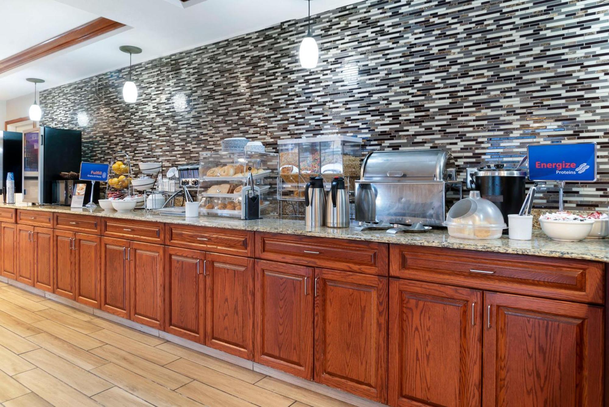 Best Western Executive Inn & Suites Grand Rapids Exterior photo