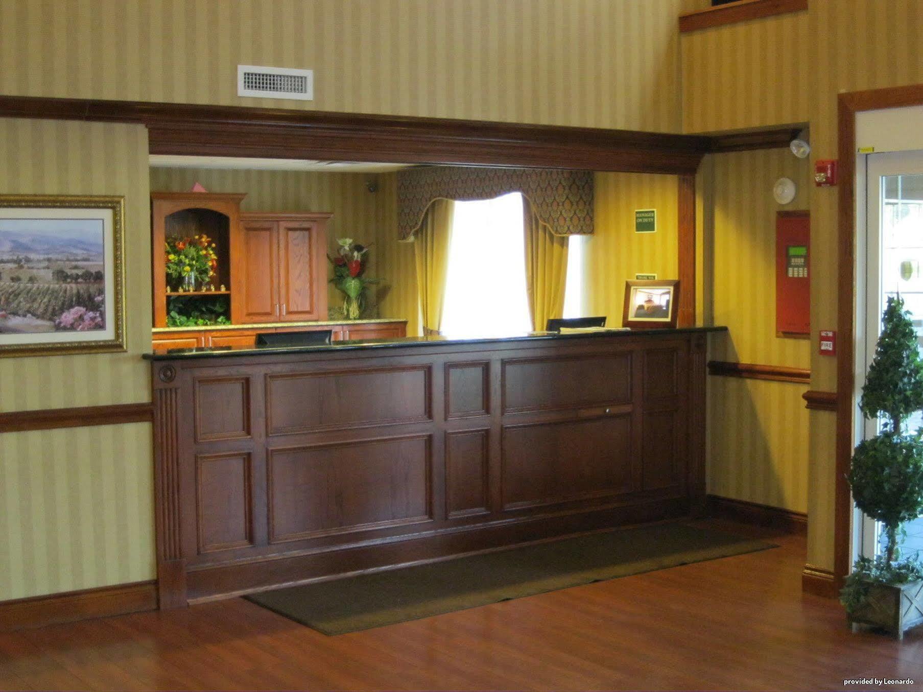 Best Western Executive Inn & Suites Grand Rapids Interior photo
