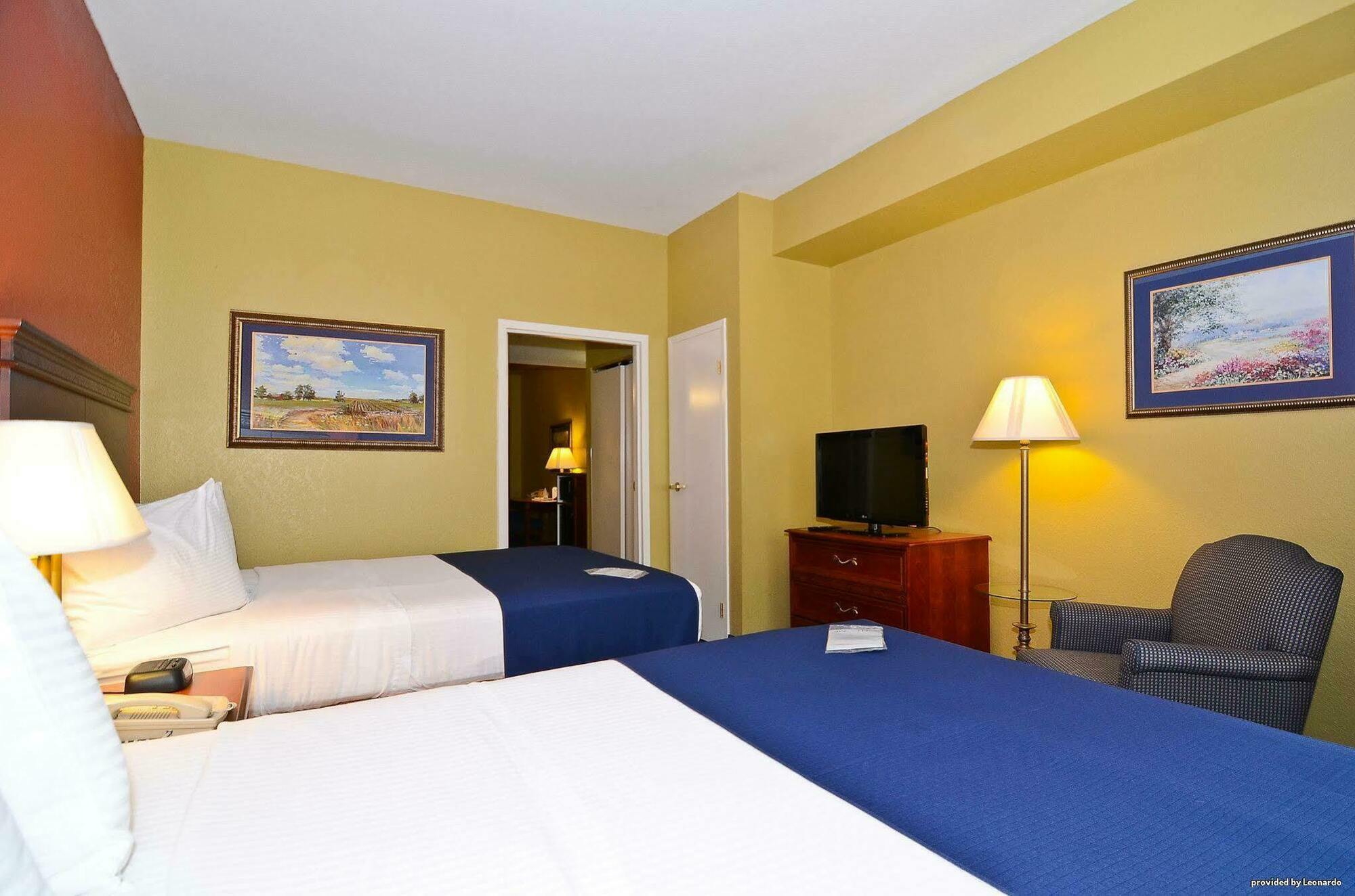 Best Western Executive Inn & Suites Grand Rapids Exterior photo