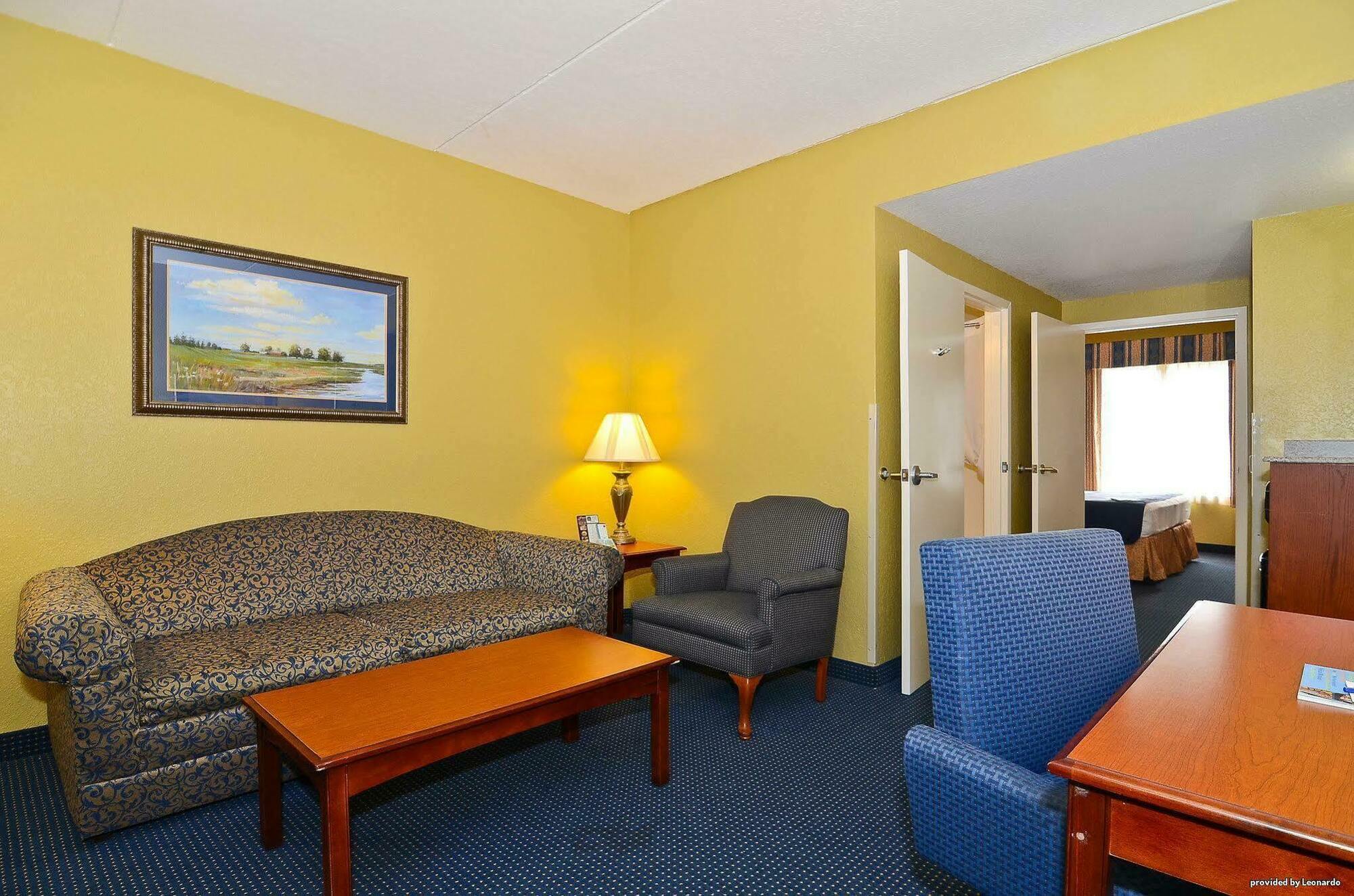 Best Western Executive Inn & Suites Grand Rapids Exterior photo